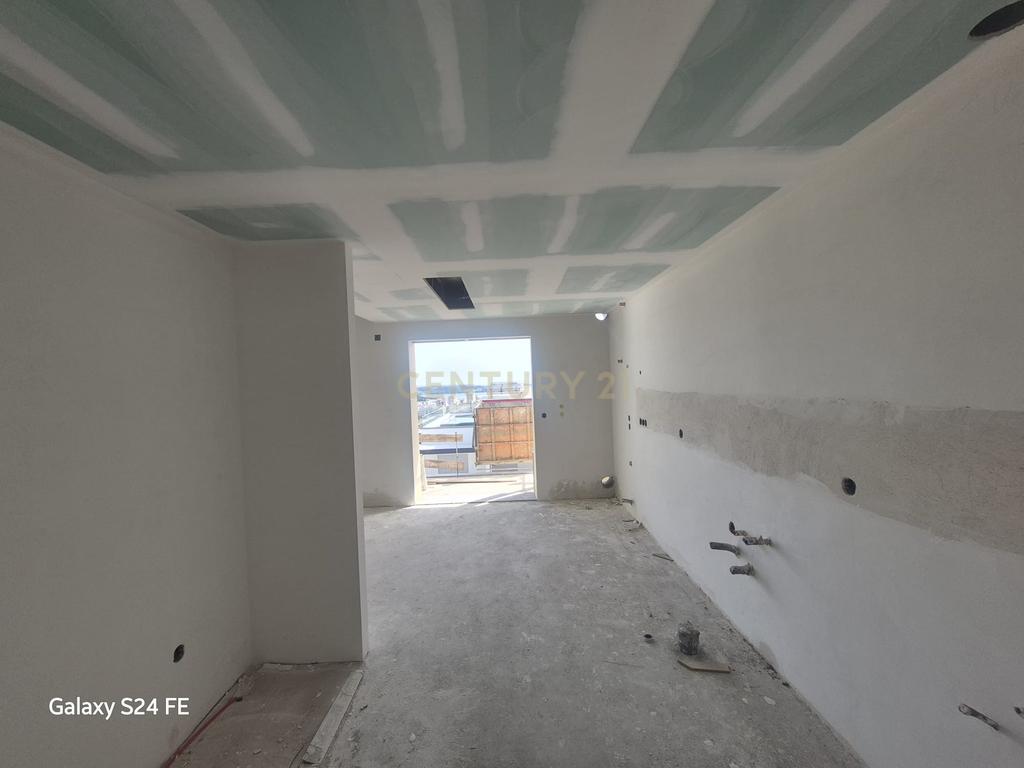 Luxuoso Apartamento T4 Novo em Oeiras com Garagem e Varandas - Image 3