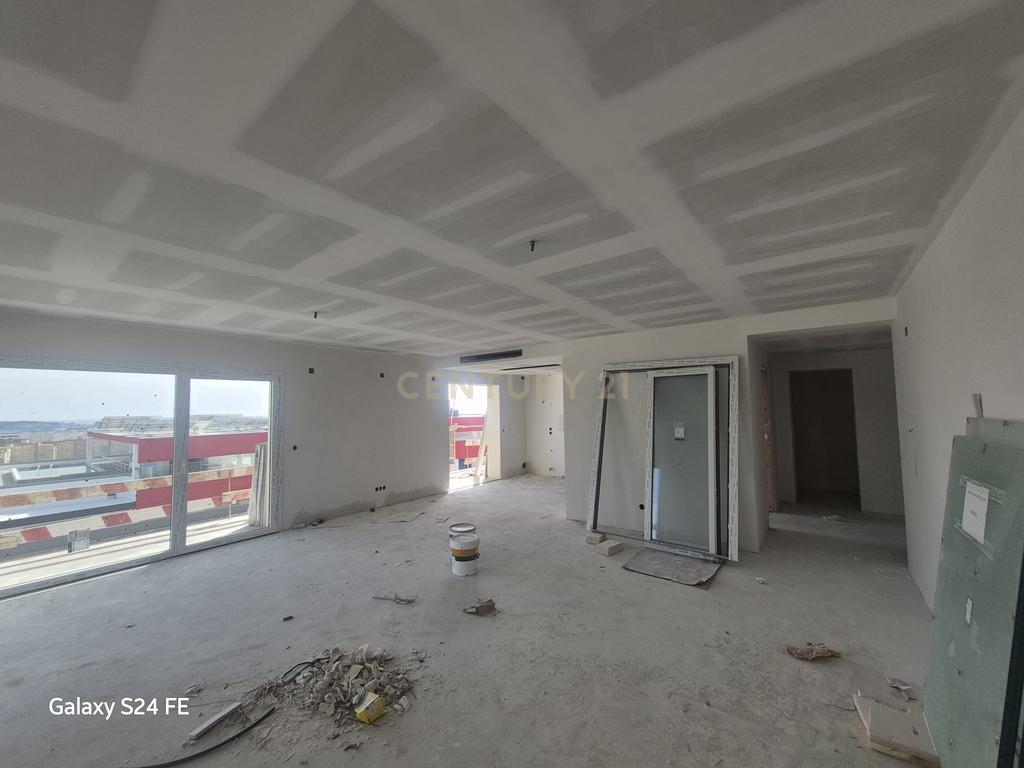 Luxuoso Apartamento T4 Novo em Oeiras com Garagem e Varandas - Image 4