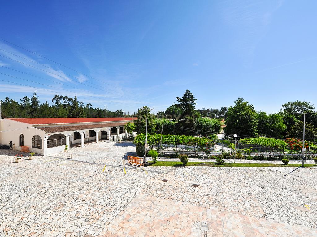 Empreendimento turístico - Sesimbra (Fernão Ferro) - Image 1
