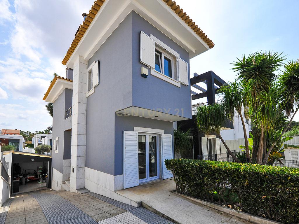 Moradia Isolada T4 Piscina e Cave - Image 9