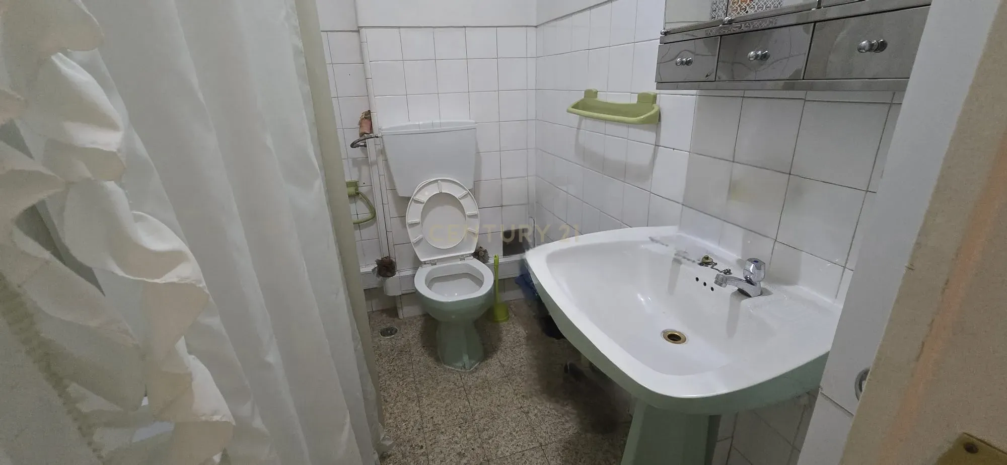 Apartamento T2 em Odivelas — Arrendado, Ideal para Investimento - Image 11