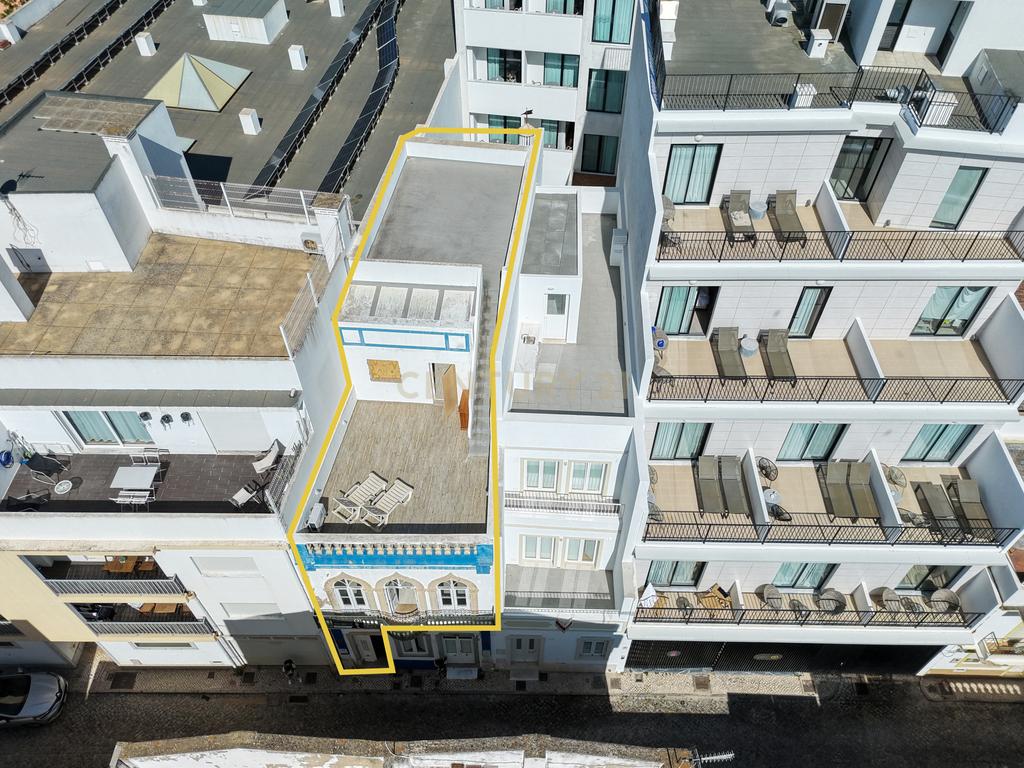 Apartamento T3 Duplex no coração da Baixa de Olhão - Image 35
