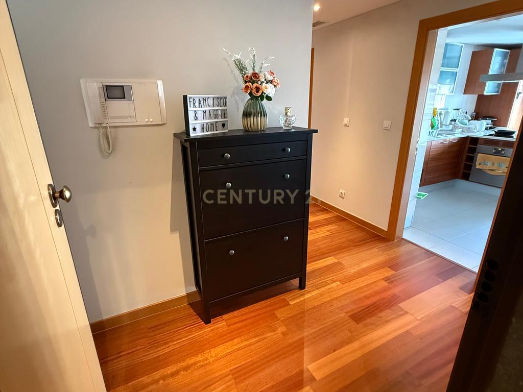 Apartamento T2 Moderno em Odivelas com Vista para a Cidade - Image 3