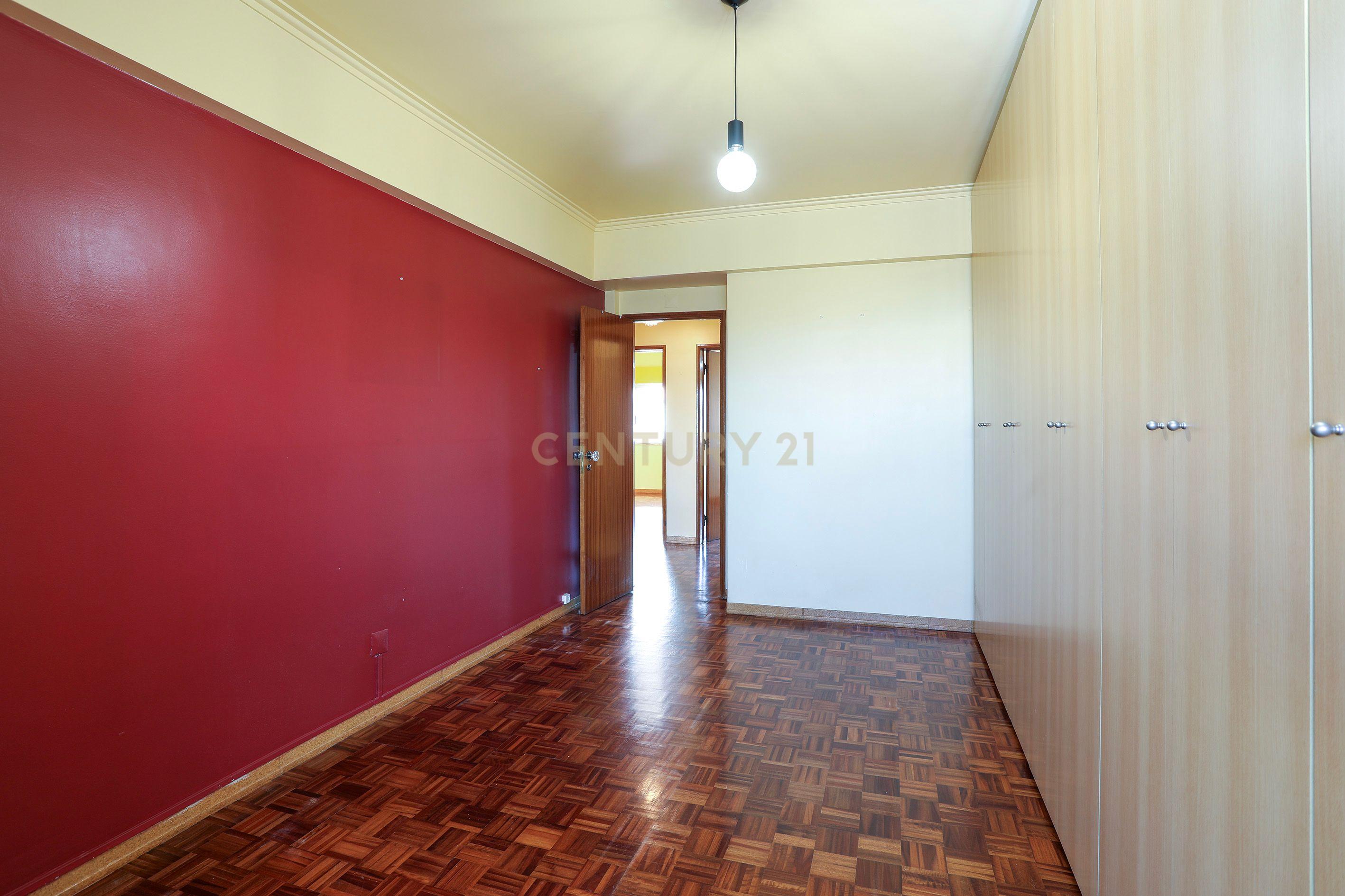 Fotografia 10 de Apartamento T3 com Varanda e Arrecadação - Rio de Mouro