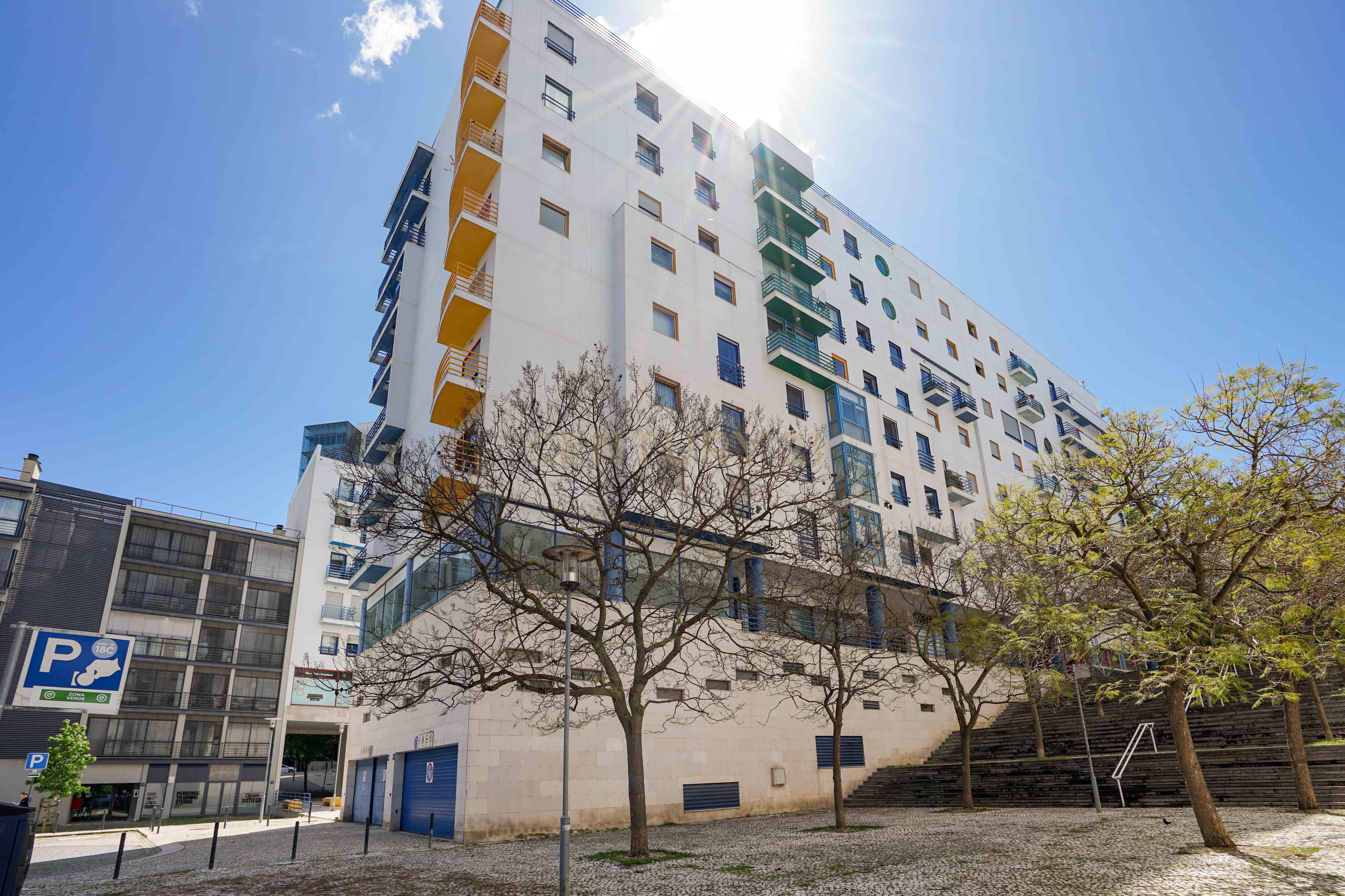 Apartamento T3 com Vista Panorâmica para o rio no Parque das Nações - Image 36