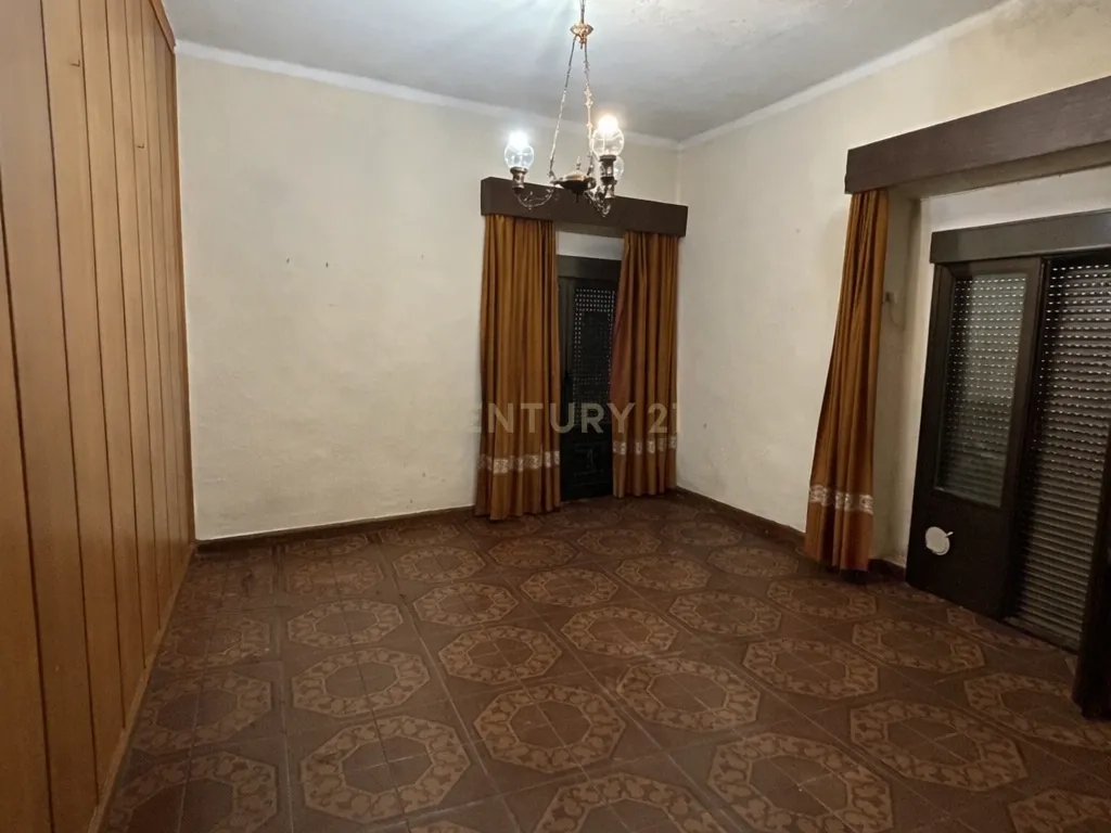 Edifício exclusivo com grande potencial numa das melhores zonas de Trujillo - Image 66