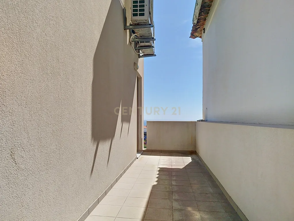 Apartamento com 2 quartos com vistas para o mar e excelente localização em Viana do Castelo - Image 9