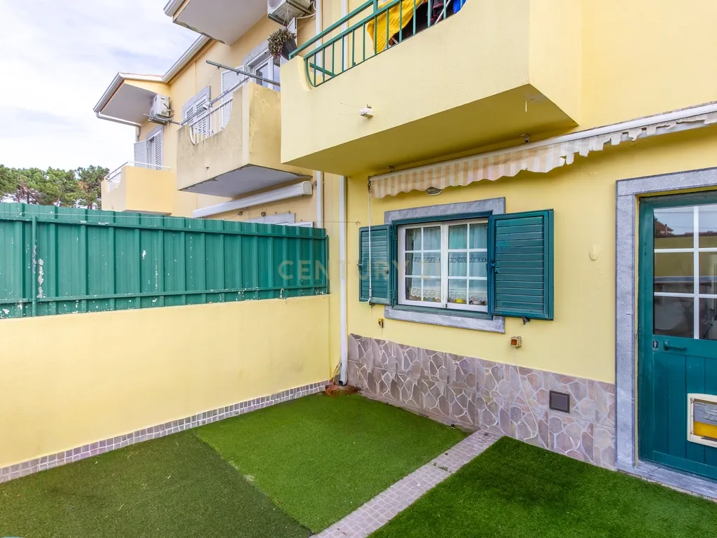 Moradia T3 na Quinta do Conde com Logradouro e sotão - Image 14