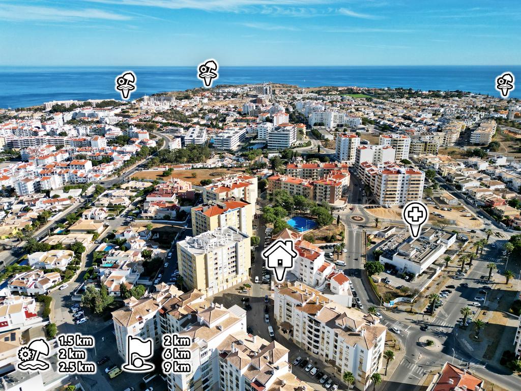 Apartamento T3 com garagem situado numa zona residencial de Lagos, Portugal - Image 4