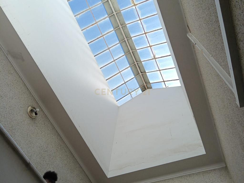 T3 com Sótão Amplo e Potencial para Duplex — Torre da Marinha - Image 12