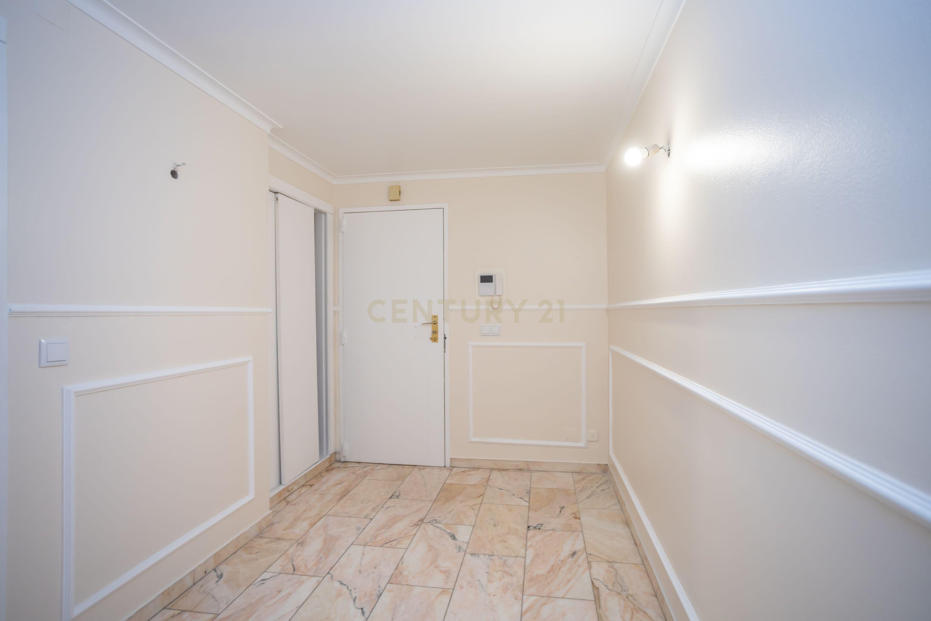 Apartamento T4, centro de Almada com terraço - Image 8