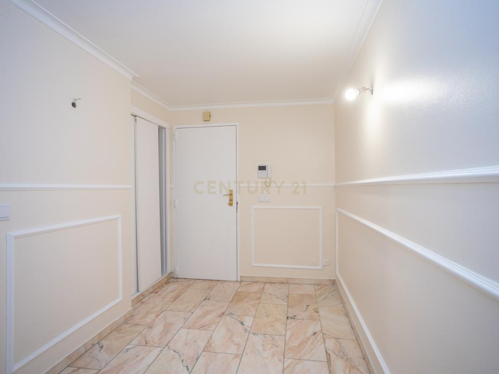 Apartamento T4, centro de Almada com terraço - Image 8