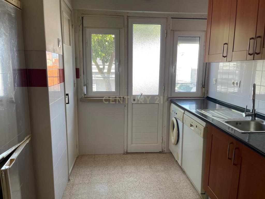 Apartamento T2 em Odivelas - Perto de Todas as Comodidades - Image 20