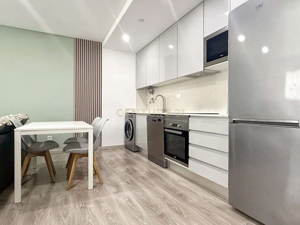 Apartamento Novo T1 com logradouro no Montijo - Image 3