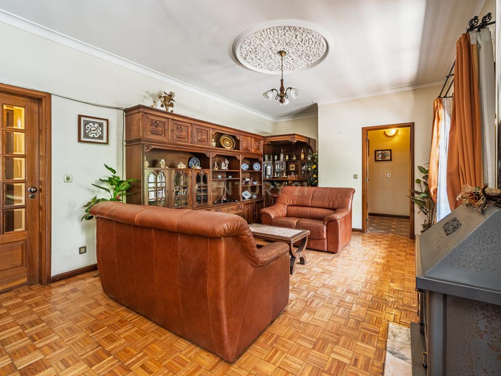 Descubra Esta Moradia T3 em Penafiel com Cave, Jardim e Acessos Excelentes - Image 13