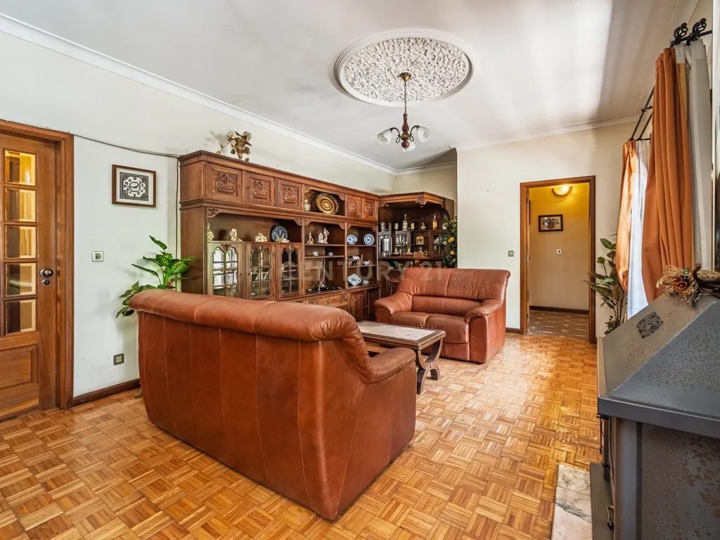 Descubra Esta Moradia T3 em Penafiel com Cave, Jardim e Acessos Excelentes - Image 13