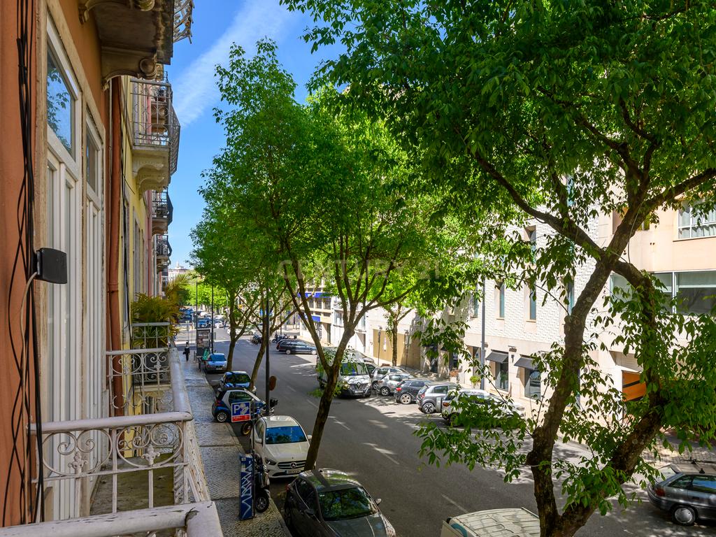 Moderno T3 com Terraço em Avenidas Novas, Lisboa - Image 31