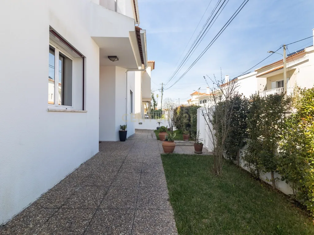 Moradia Isolada T5 nos Foros de Amora, Seixal - Image 60