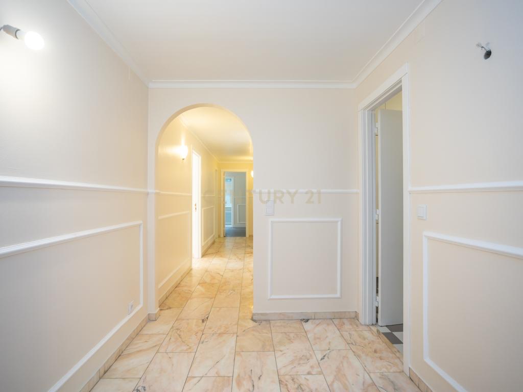 Apartamento T4, centro de Almada com terraço - Image 33