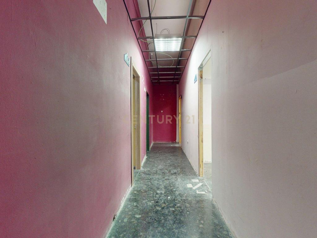 Espaçoso imóvel comercial para renovar no centro de Madrid, a apenas 10 minutos da estação de Atocha. - Image 15