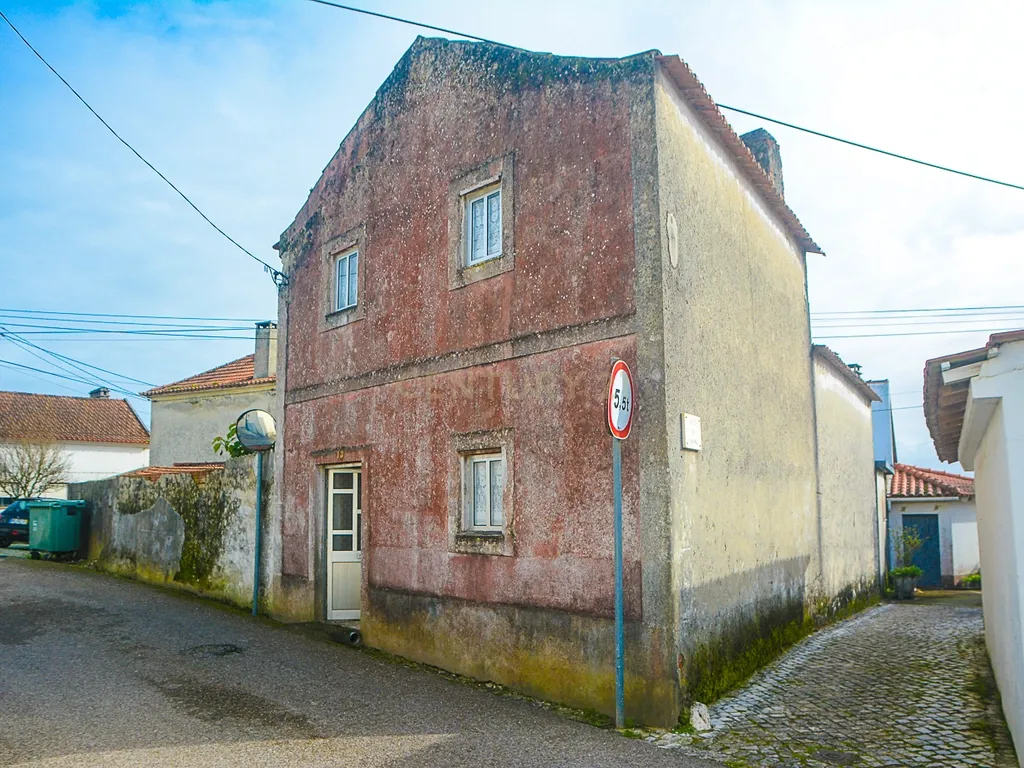 Moradia Para Restaurar em Pataias - Image 2