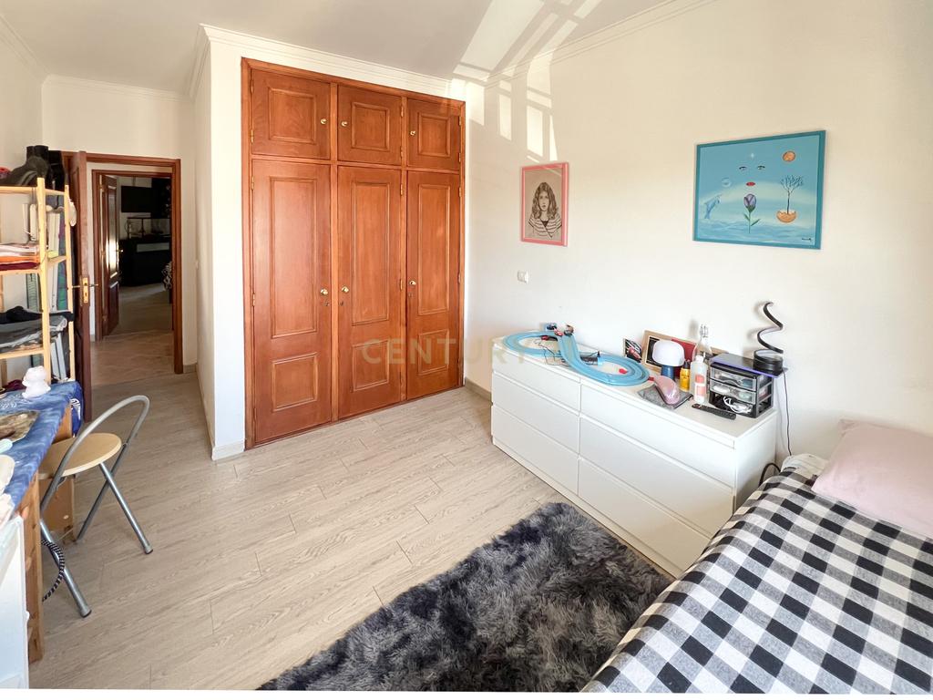 Apartamento T2 com Sótão e garagem - Torres Vedras - Image 13