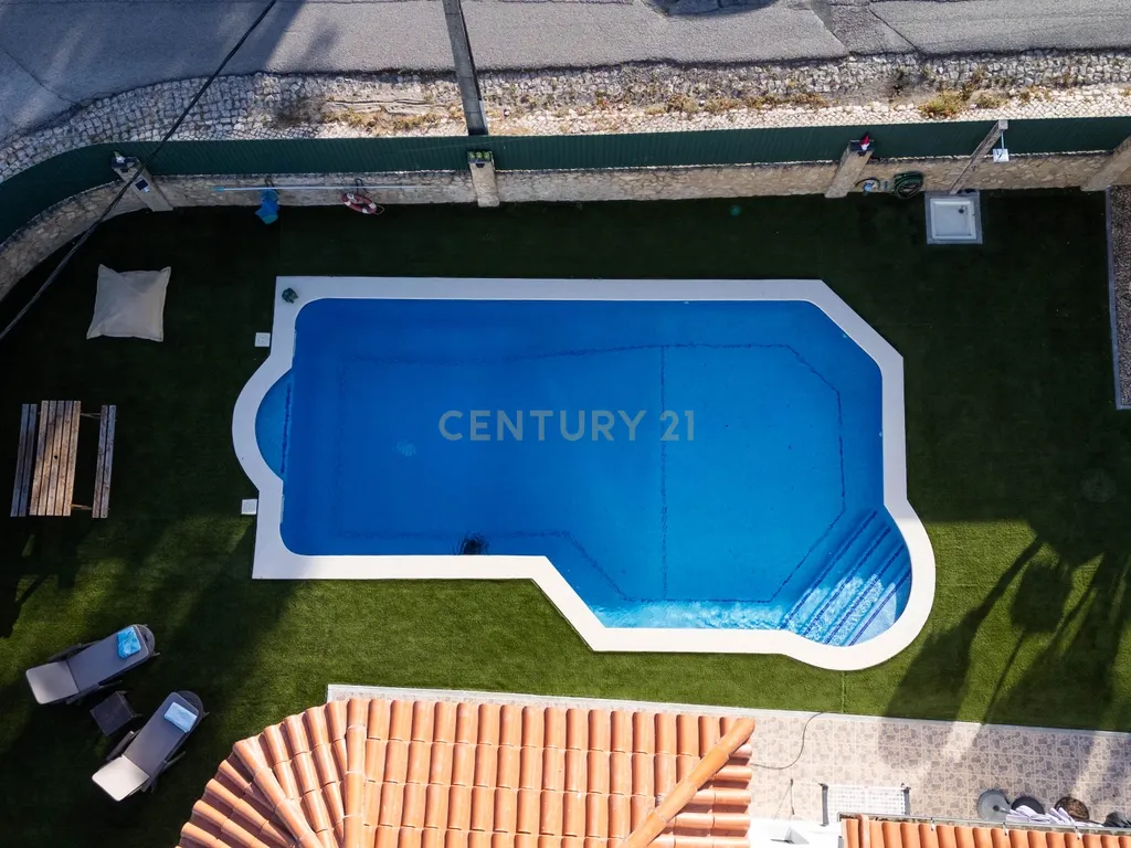 Moradia T4 como nova com piscina na Marisol em Lote de 500m² - Image 109