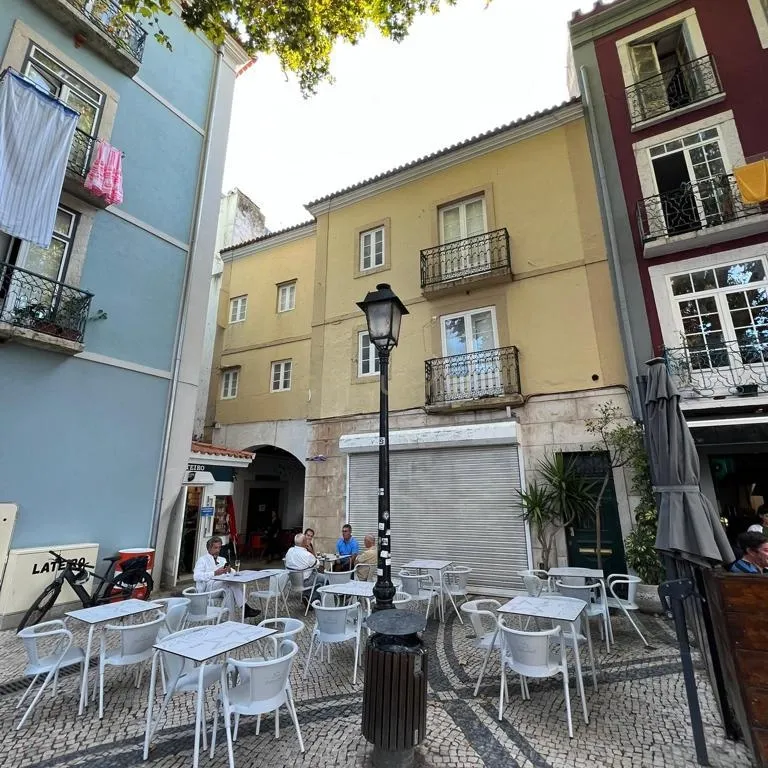 Apartamento T1+2 Totalmente renovado, Largo da ribeira velha, Setúbal - Image 12