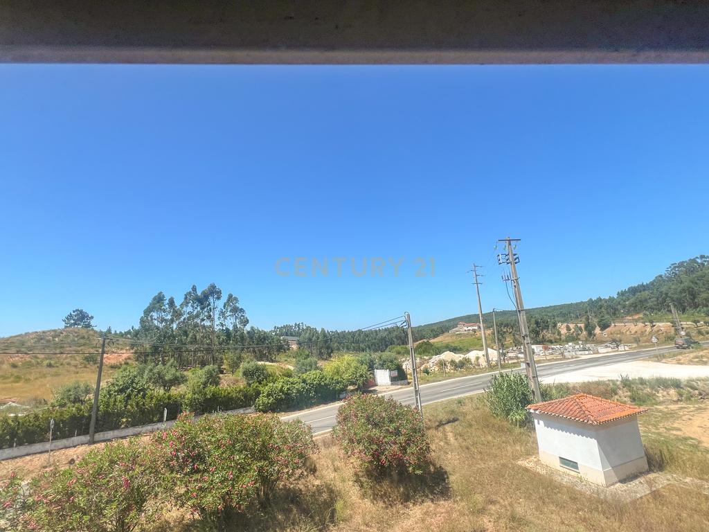 Apartamento T2 com Sótão e garagem - Torres Vedras - Image 21