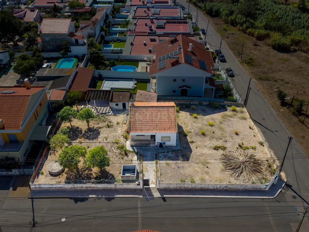 Moradia Isolada com Terreno de 1041 m² – Um Mundo de Possibilidades! - Image 133