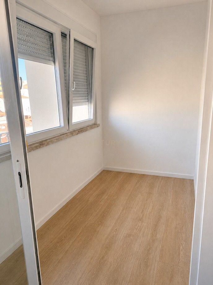 Fotografia 9 de T2 com Lugar de Garagem | Rua Jorge Barradas | Benfica