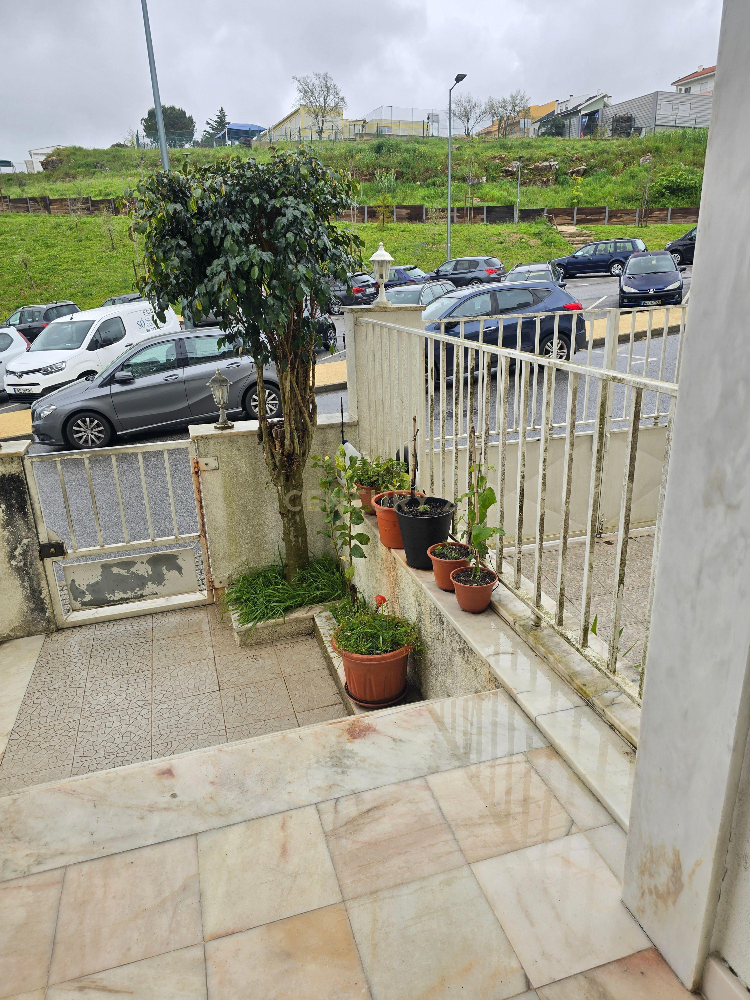 EXCLUSIVO T3 COM APROVEITAMENTO DE SOTÃO | CASAL DE CAMBRA - Image 6