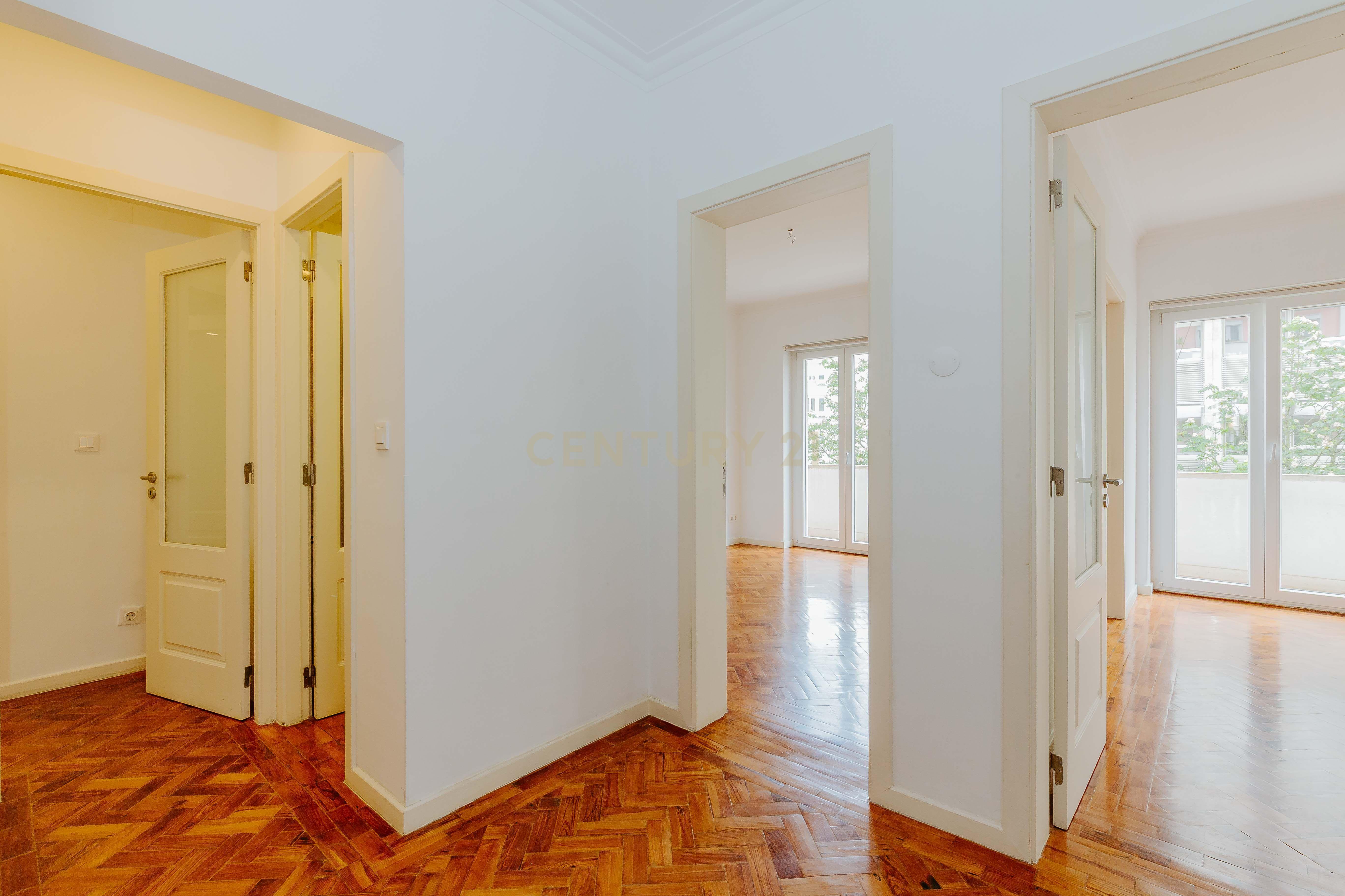 APARTAMENTO T5 REMODELADO SALDANHA LISBOA - Image 5