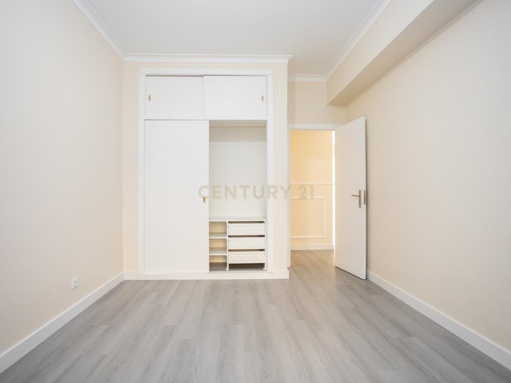 Apartamento T4, centro de Almada com terraço - Image 36