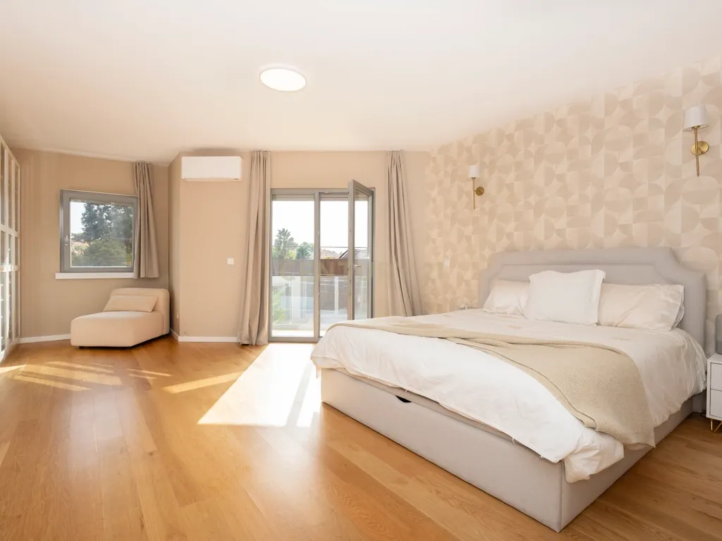 Moradia T5 de Luxo com Piscina, Ginásio, Sauna e Garrafeira em Birre, Cascais - Image 37