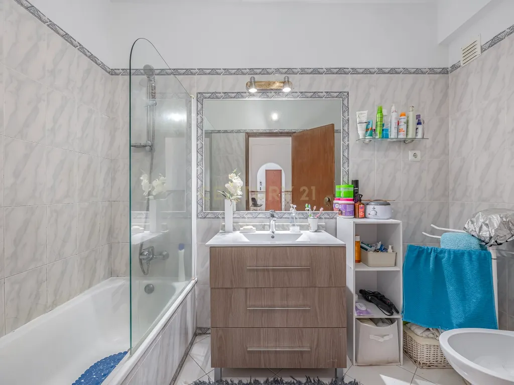 Apartamento T3 em São Gonçalo de Lagos, Faro - Image 4