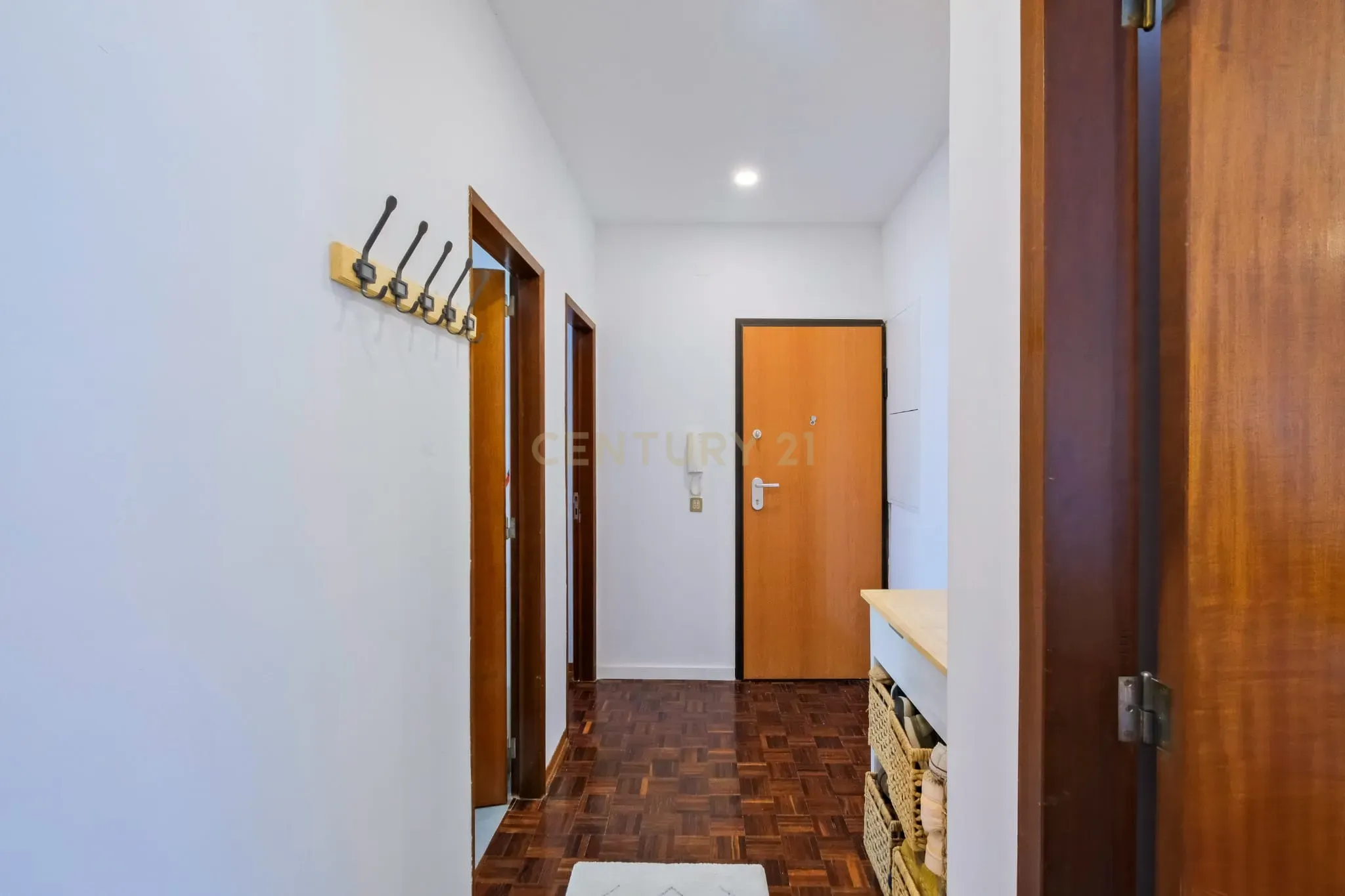Apartamento T2 Remodelado em Tires - Image 9
