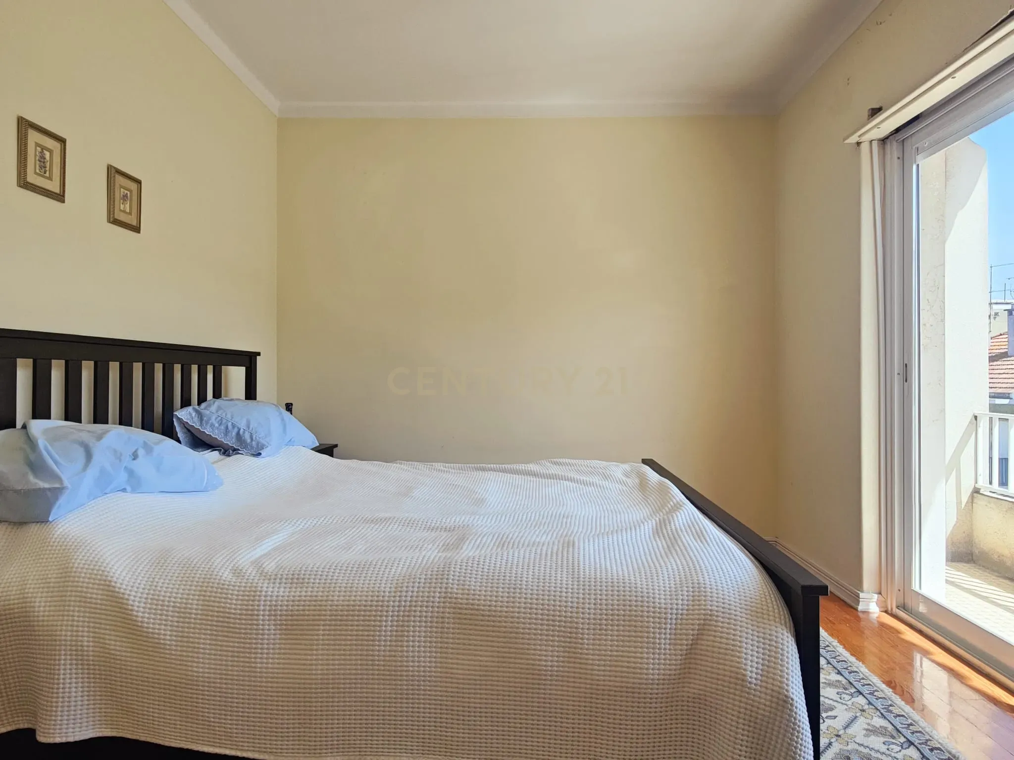 Prédio Bi-Familiar T2 e 2 Anexos Tipologia T1 Em Zona Residencial Tranquila Na Póvoa de Santo Adrião  - Image 15