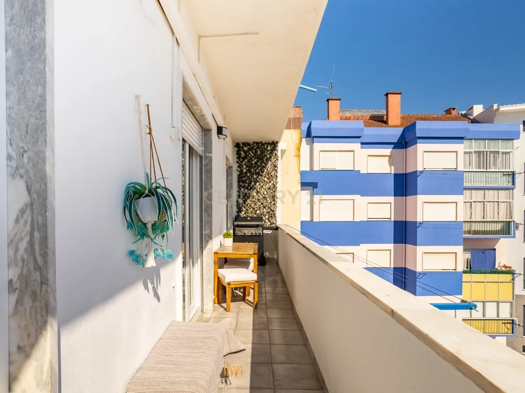 Apartamento T2 com Varanda Cruz de Pau, Amora - Seixal - 0651-06250 - Image 15