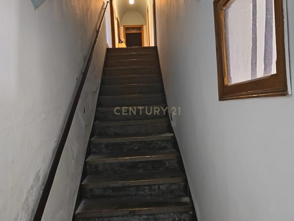 Prédio à Venda – Comércio e Habitação T4 no Centro de Santiago do Escoural - Image 21