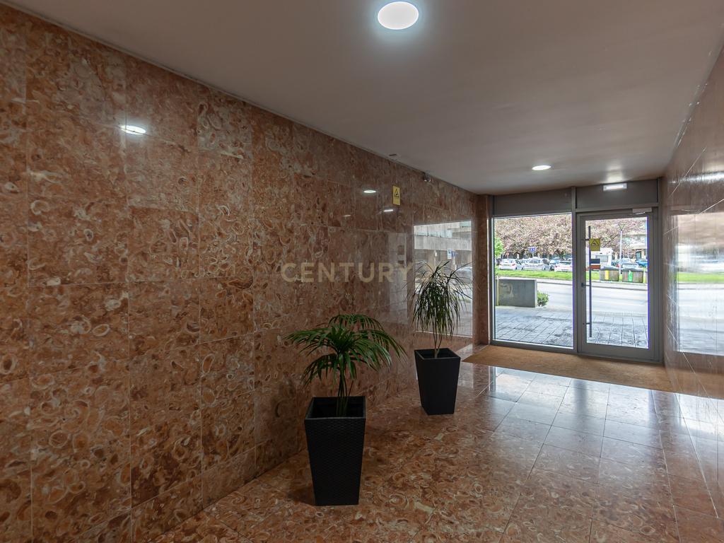 Apartamento T1  com garagem e varanda à Venda – Constituição | Porto Junto ao Vitalis Park (Centro de Treinos FCP)  - Image 2