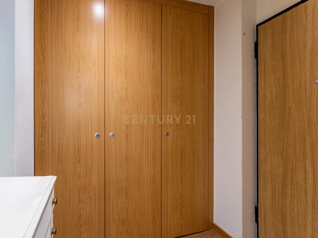 Luminoso apartamento T2 nos Olivais - Image 12