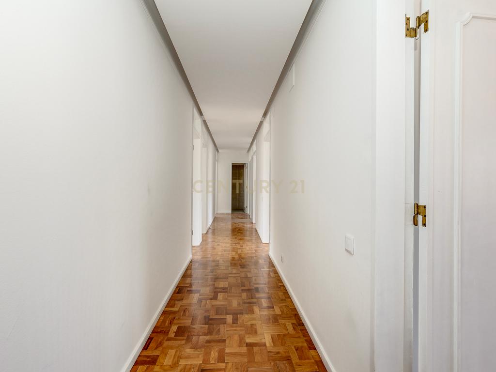 Escritório em zona de prestígio com 210 m² a 30 metros da Avenida da Liberdade! - Image 7