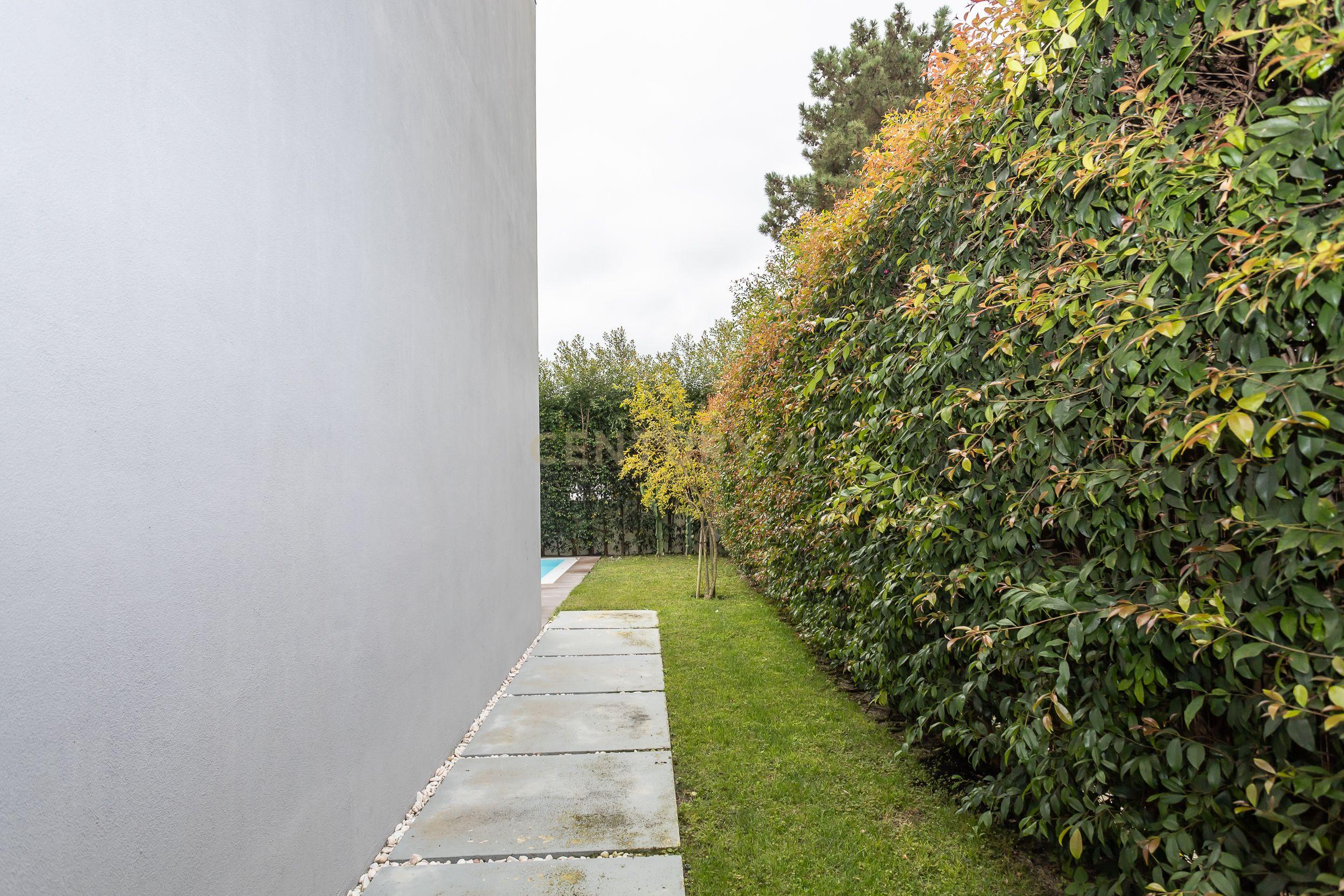 Moradia contemporânea, com piscina, no Aroeira Village, Concelho de Almada - Image 20