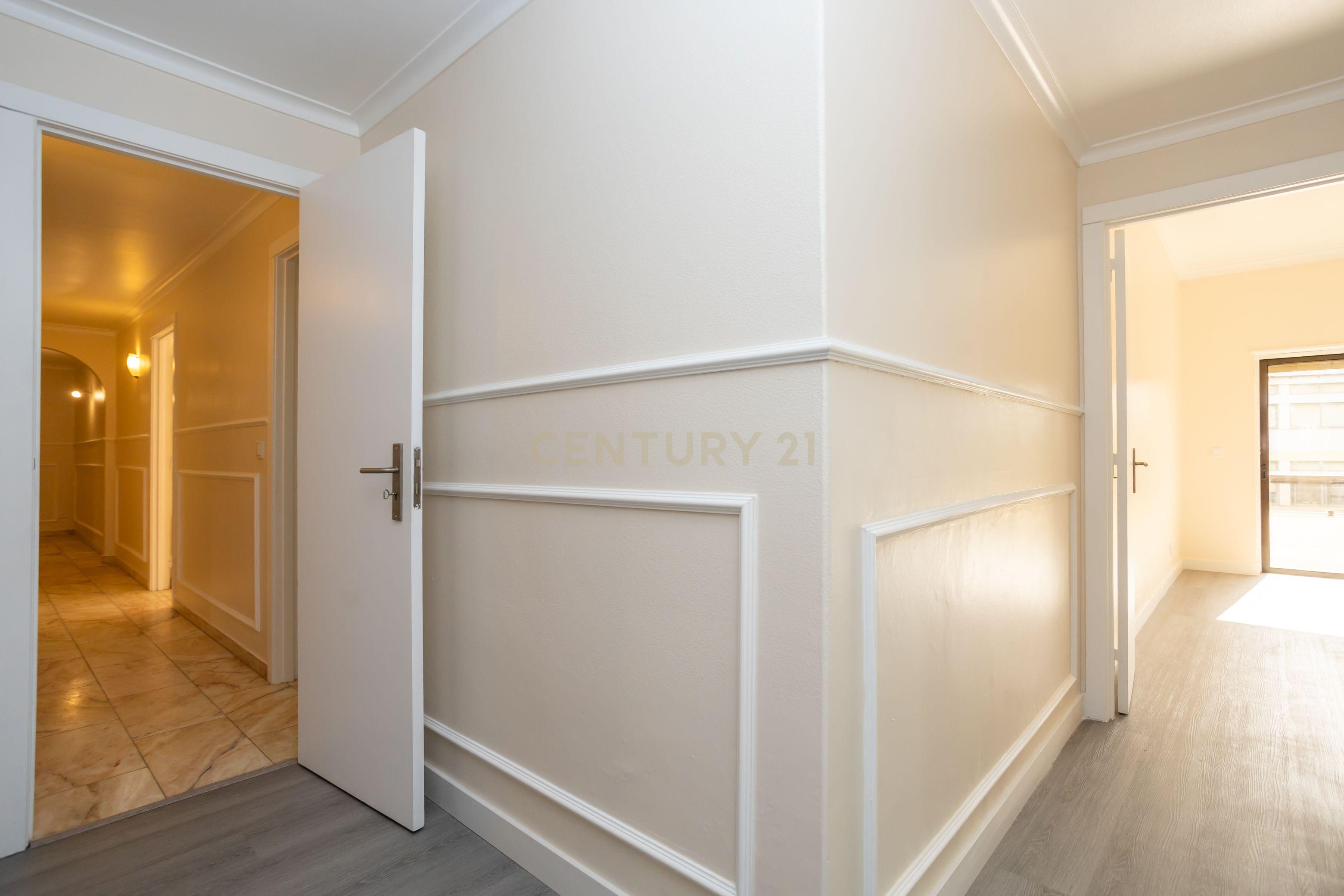 Apartamento T4, centro de Almada com terraço - Image 29