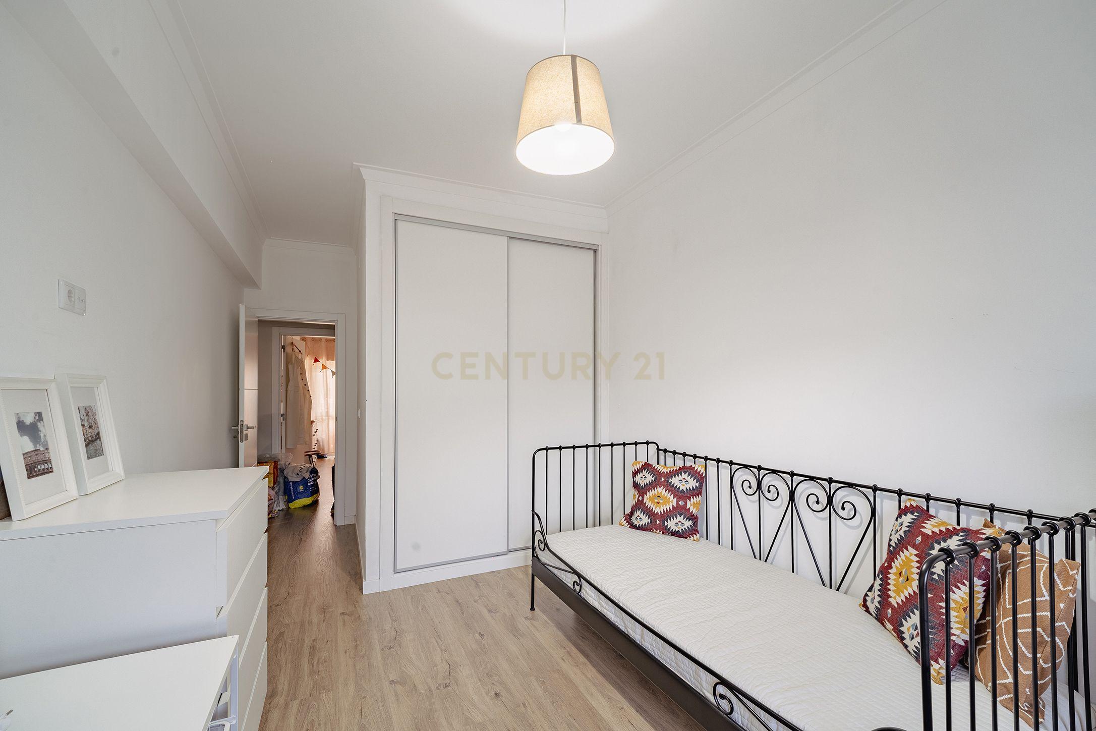 Fotografia 9 de Oportunidade Única no Feijó | T3 Remodelado, 107 m² e Pronto a Habitar