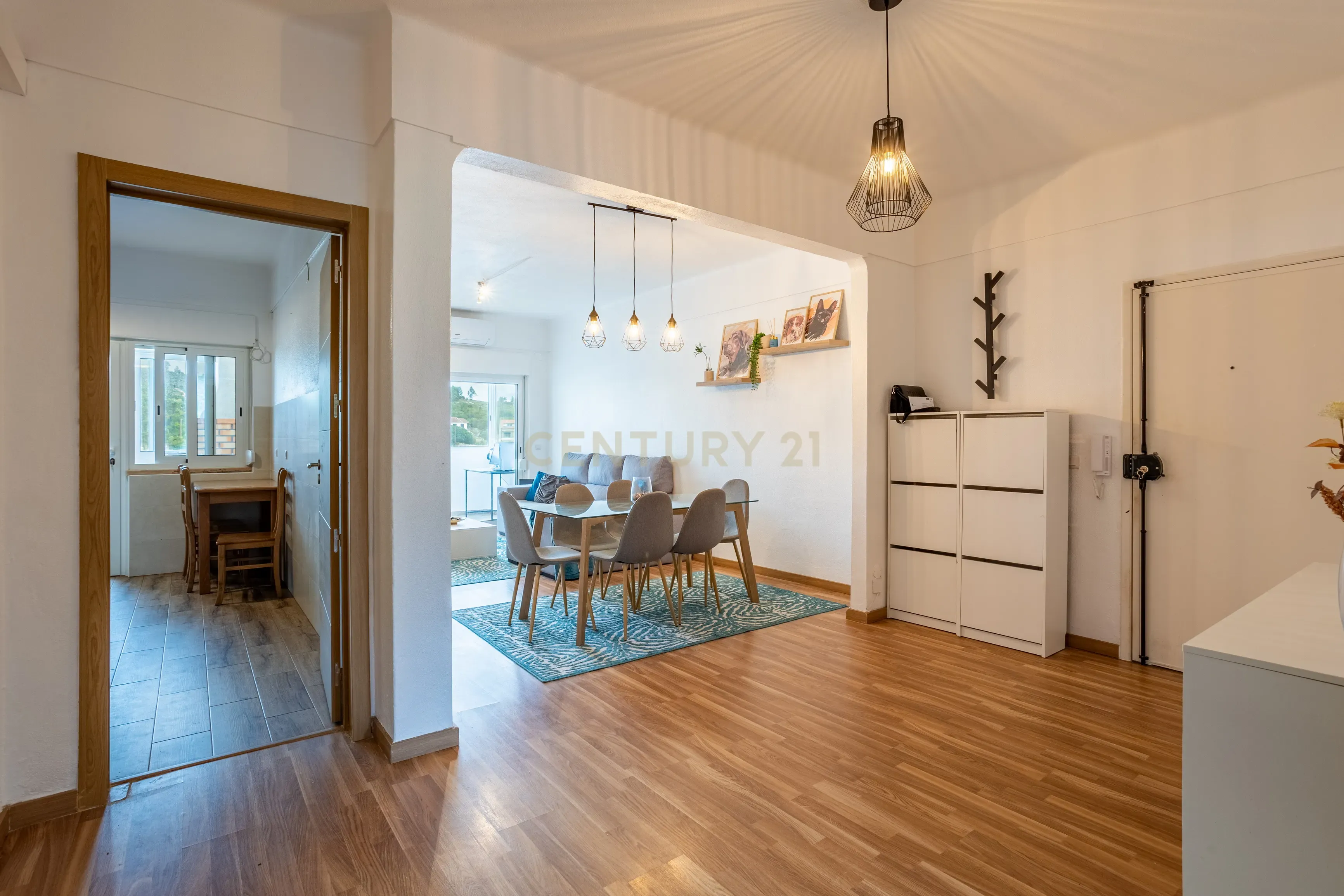 Apartamento T2 na Nazaré - Totalmente Remodelado com Vista Mar - Image 4