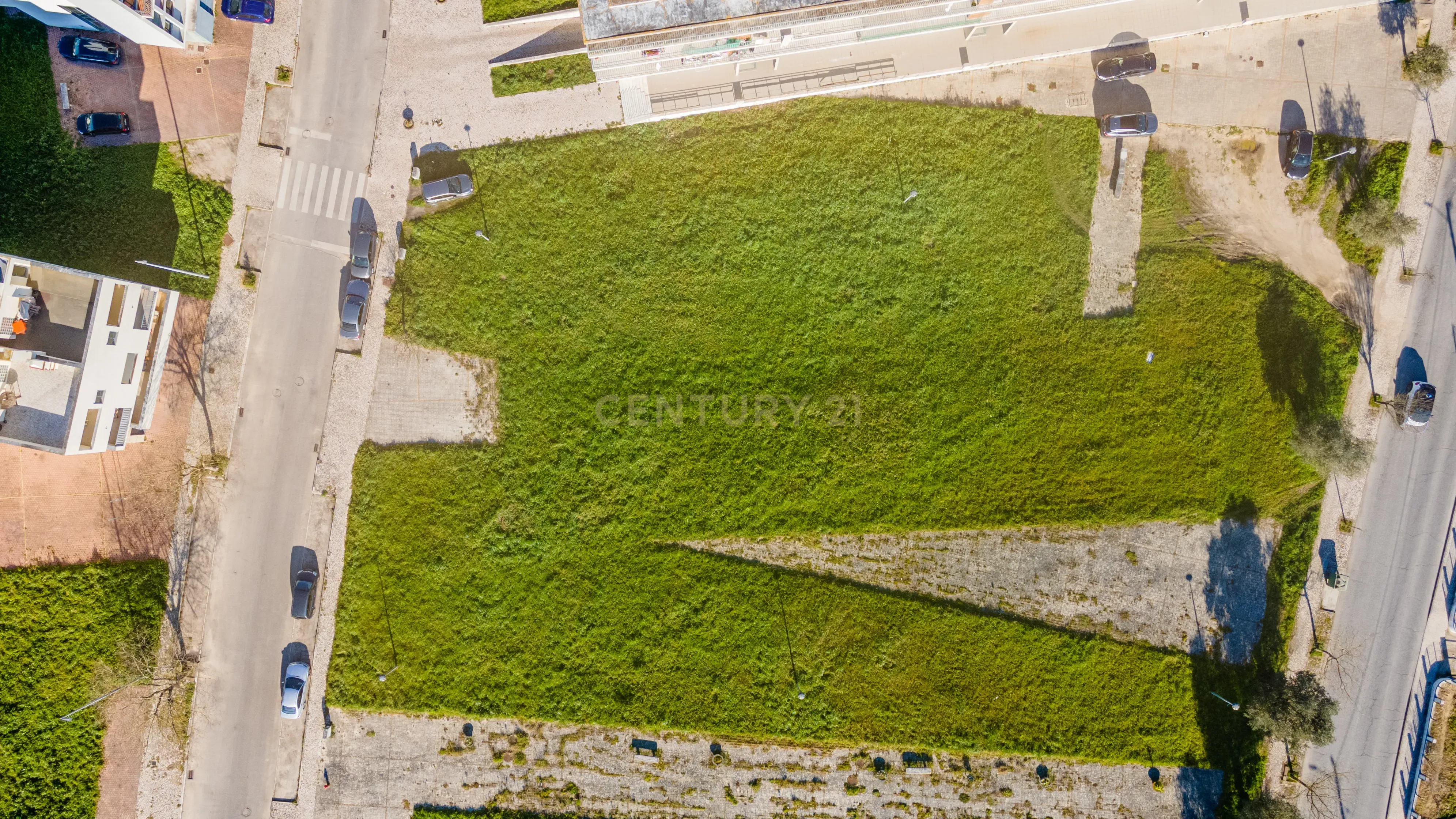 Lote de Terreno Urbano no Centro do Cartaxo para construção de 3 blocos Habitacionais - Image 8
