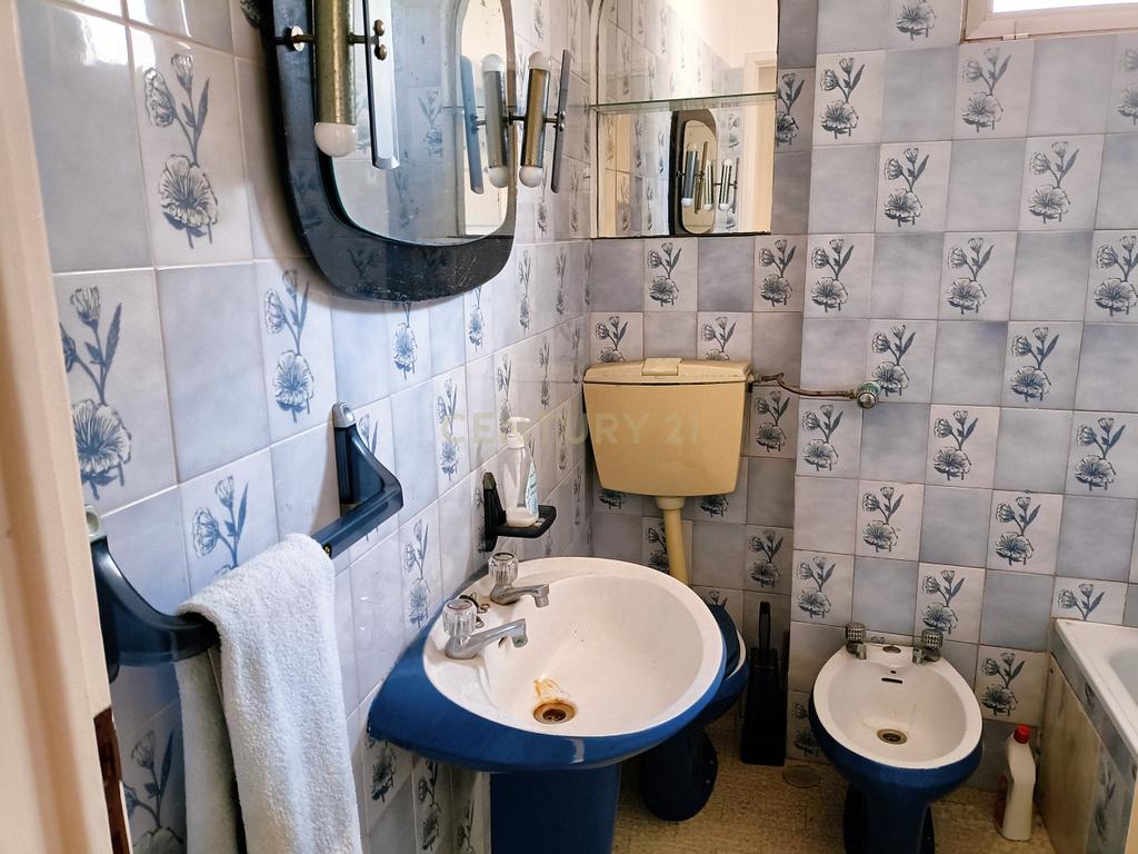 Prédio Misto (Loja + Apartamento T2) - Centro de Vila Franca de Xira - Image 7