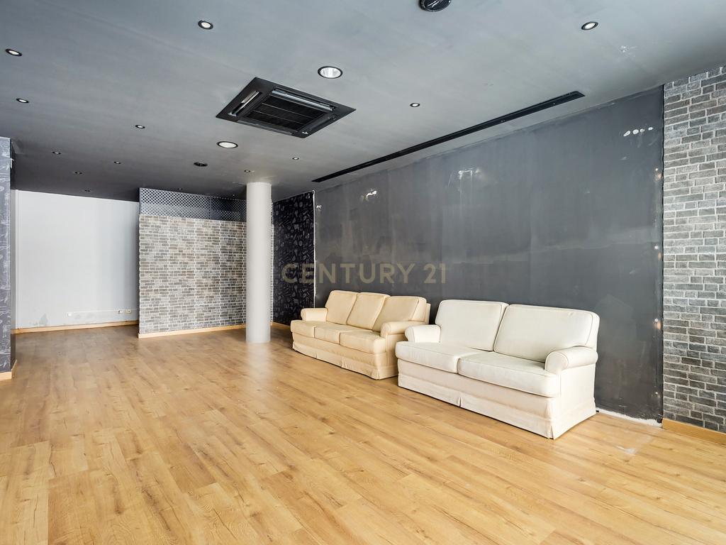 Loja Comercial no Coração de Vilamoura – Oportunidade Imperdível! - Image 4